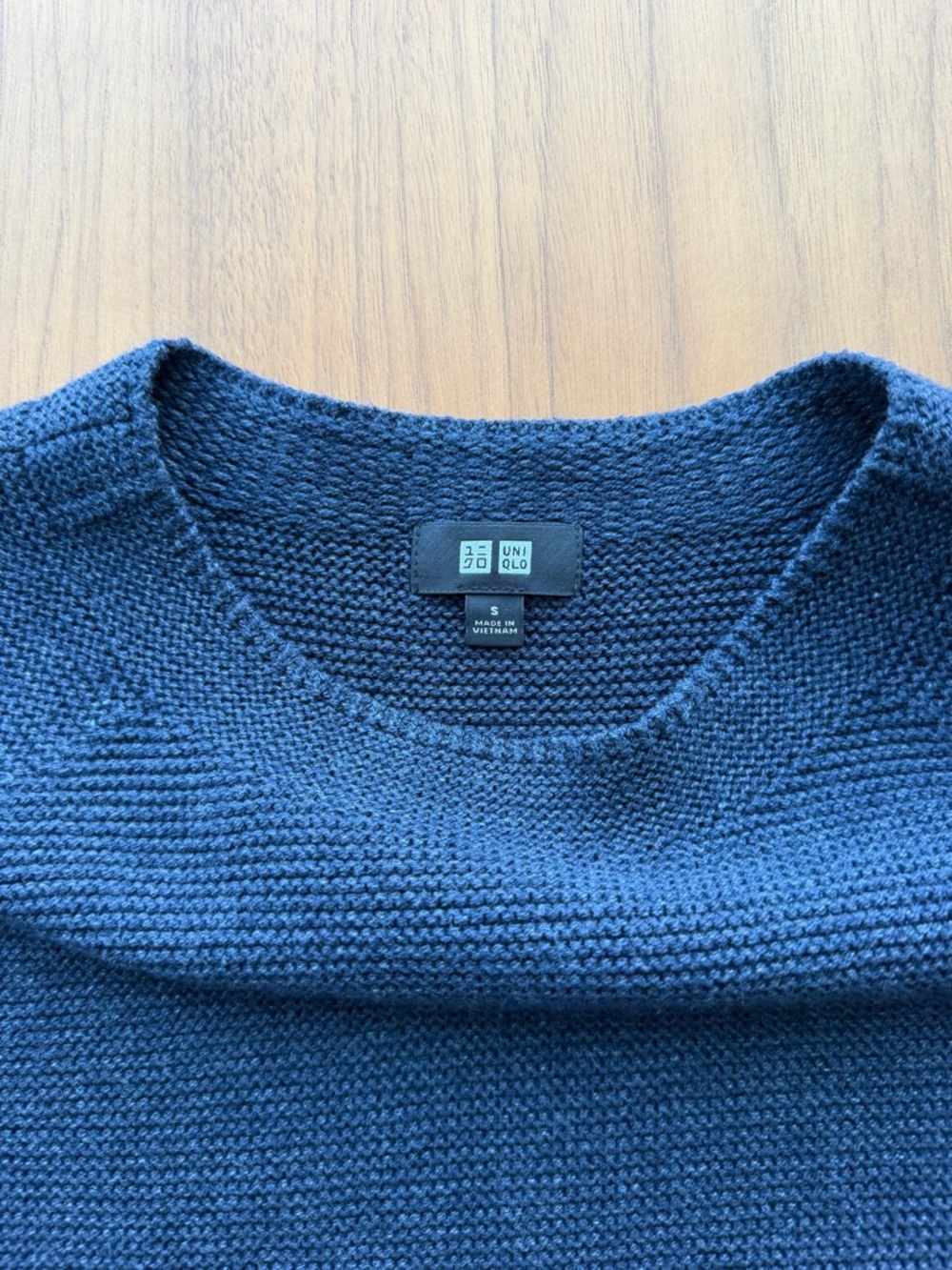 Uniqlo Men's Navy Crewneck Knit Jumper - Picture 3 of 3